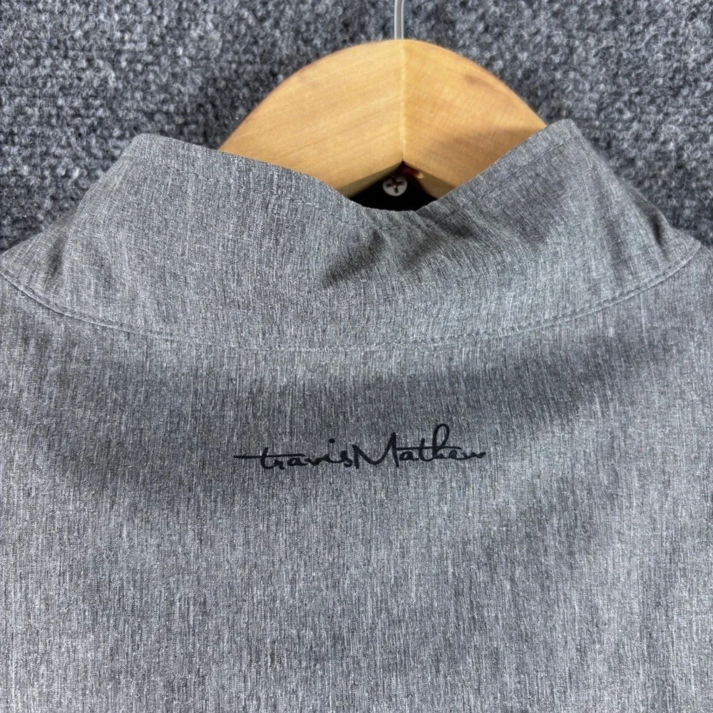 TravisMathew 1/4 Zip Pullover Mens Medium Grey Short Sleeve Golf Athletic Jacket